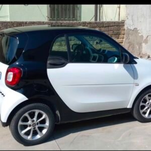 scopri-la-liberta-di-muoverti-con-la-smart-fortwo-lauto-ideale-per-visitare-napoli-e-la-costiera-amalfitana-compatta-elegante-e-dai-consumi-ridotti-e-perfetta-per-il-traffico-cittadino-e